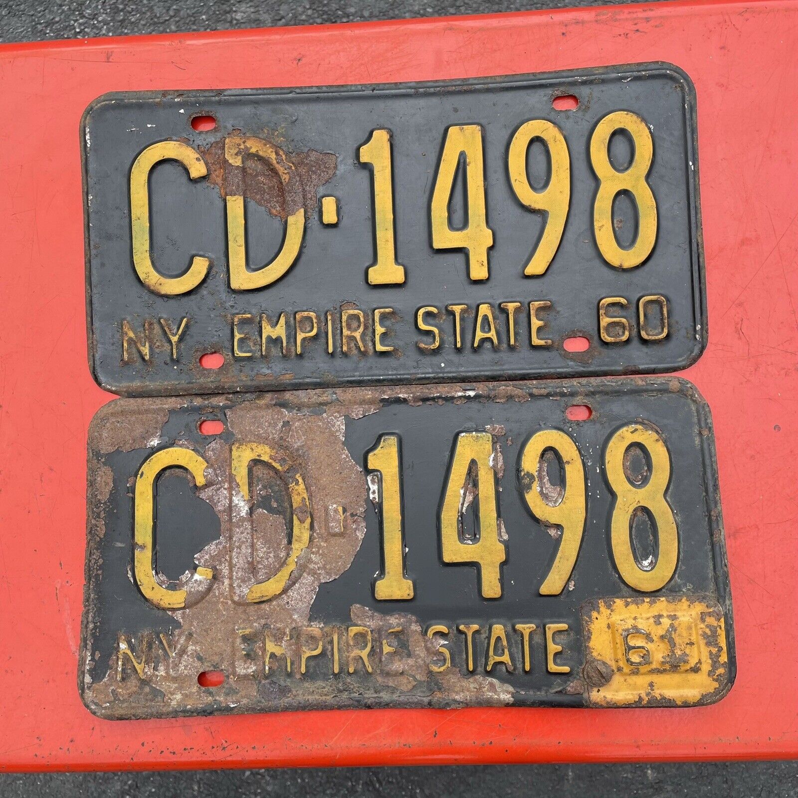 1960 1961 New York license plate pair CD-1498 YOM DMV Schenectady 12687