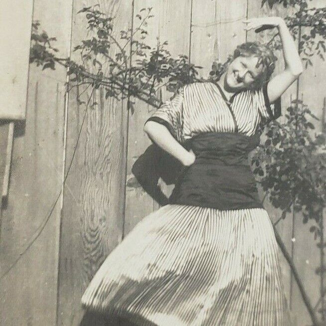 Oregon Coast 1910s Seaside Woman Salome Dance of the Seven Veils 1914 Photo G123