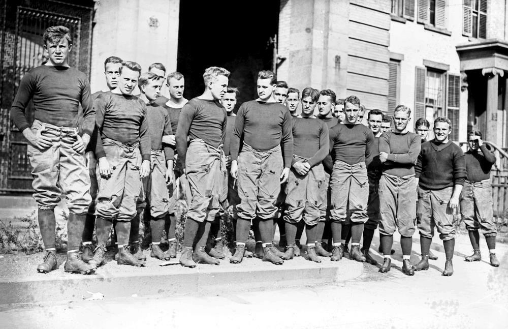 1910-1915 Yale Football Team, New Haven, CT Old Photo 11\