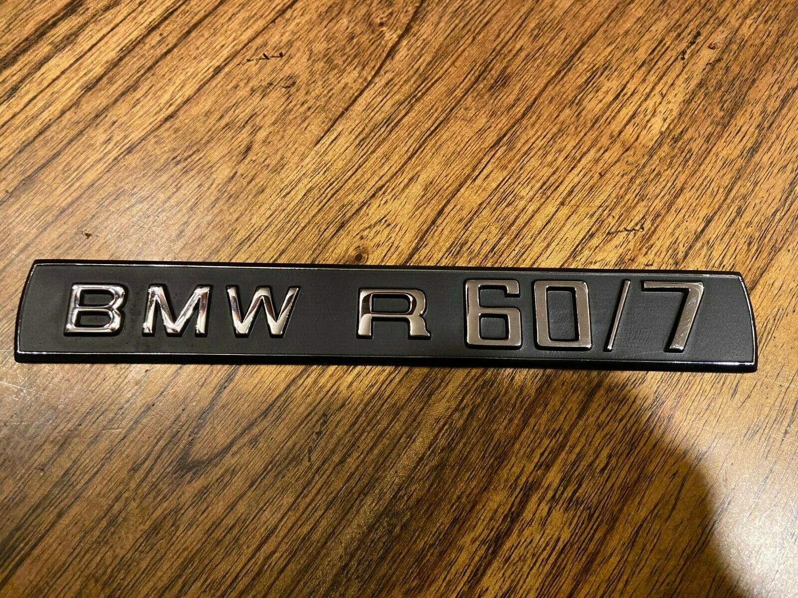 NEW VINTAGE BMW ENGINE BADGE R60/7 NEW