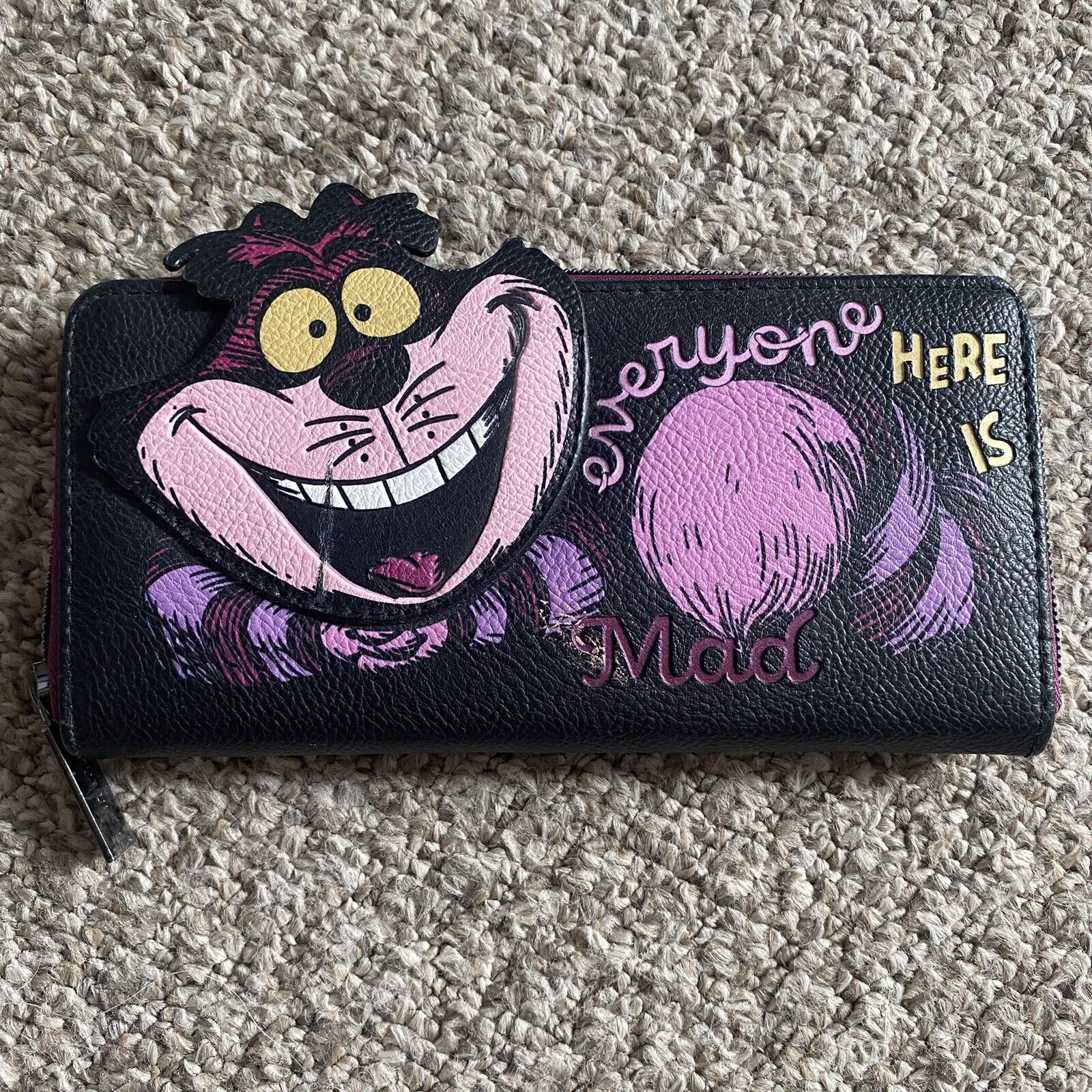 Danielle Nicole x Disney Wallet Alice In Wonderland Cheshire Cat FLAW READ