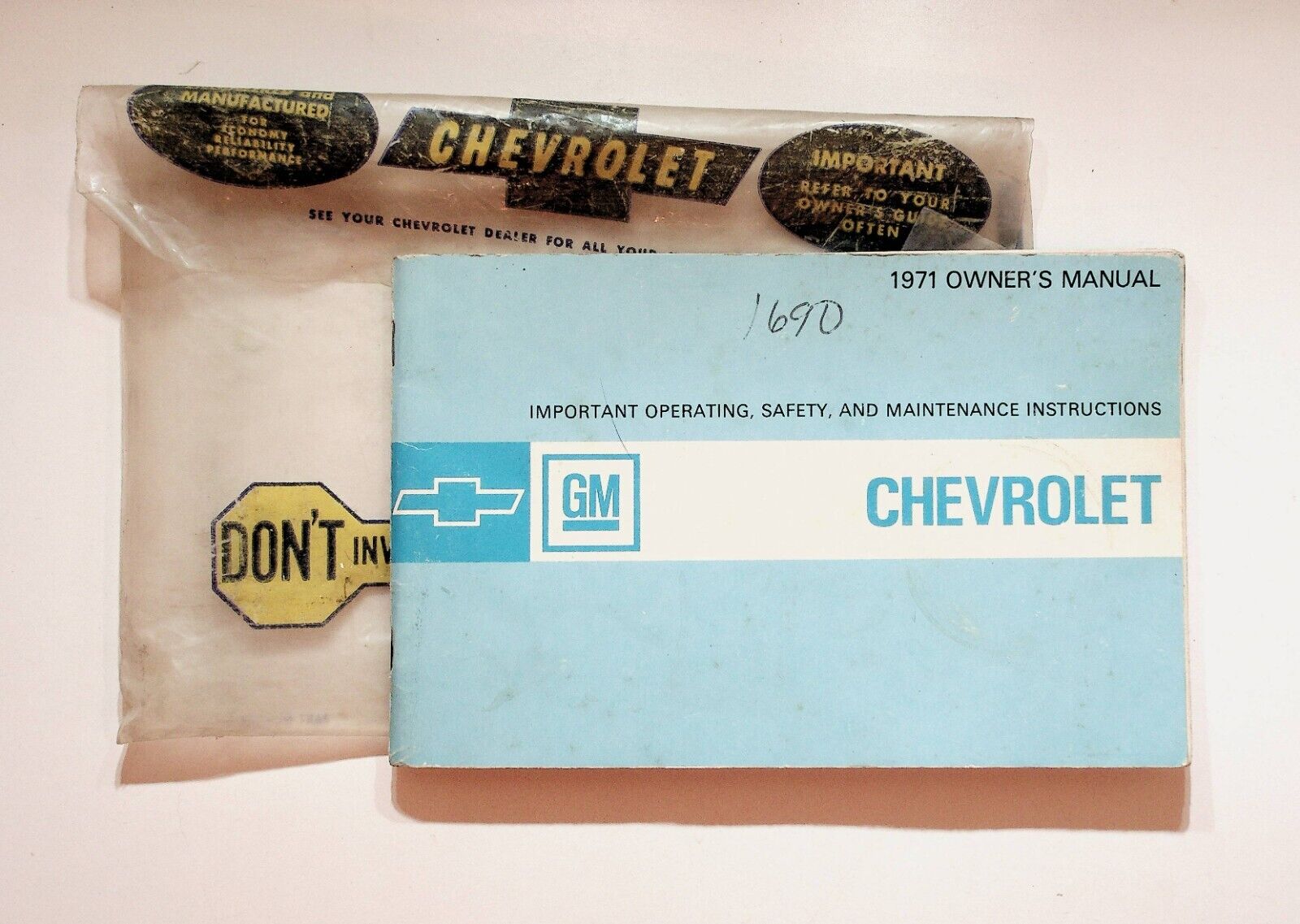 1971 Chevrolet Owner's Manual Chevy GM Automobile Car General Motors No. 3991056