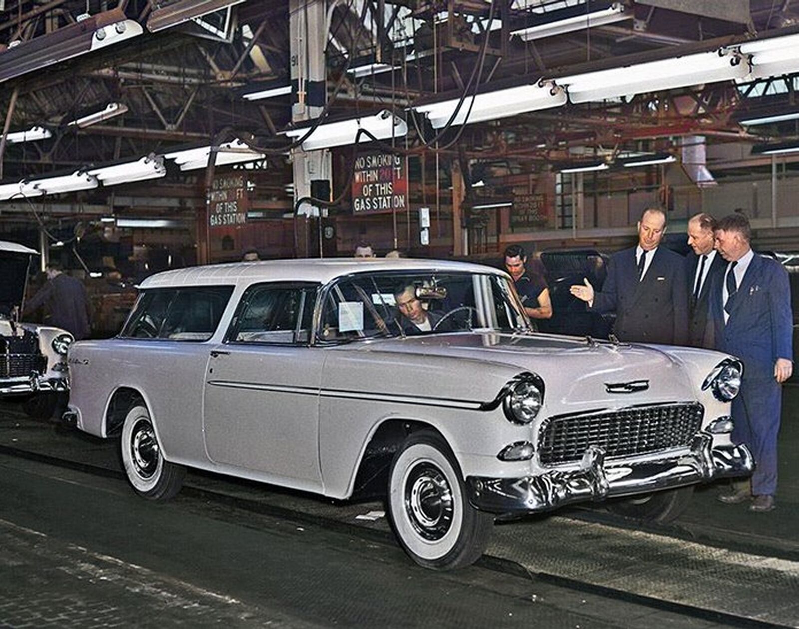 1955 CHEVROLET NOMAD ASSEMBLY Color Tinted PHOTO  ( 202-a)