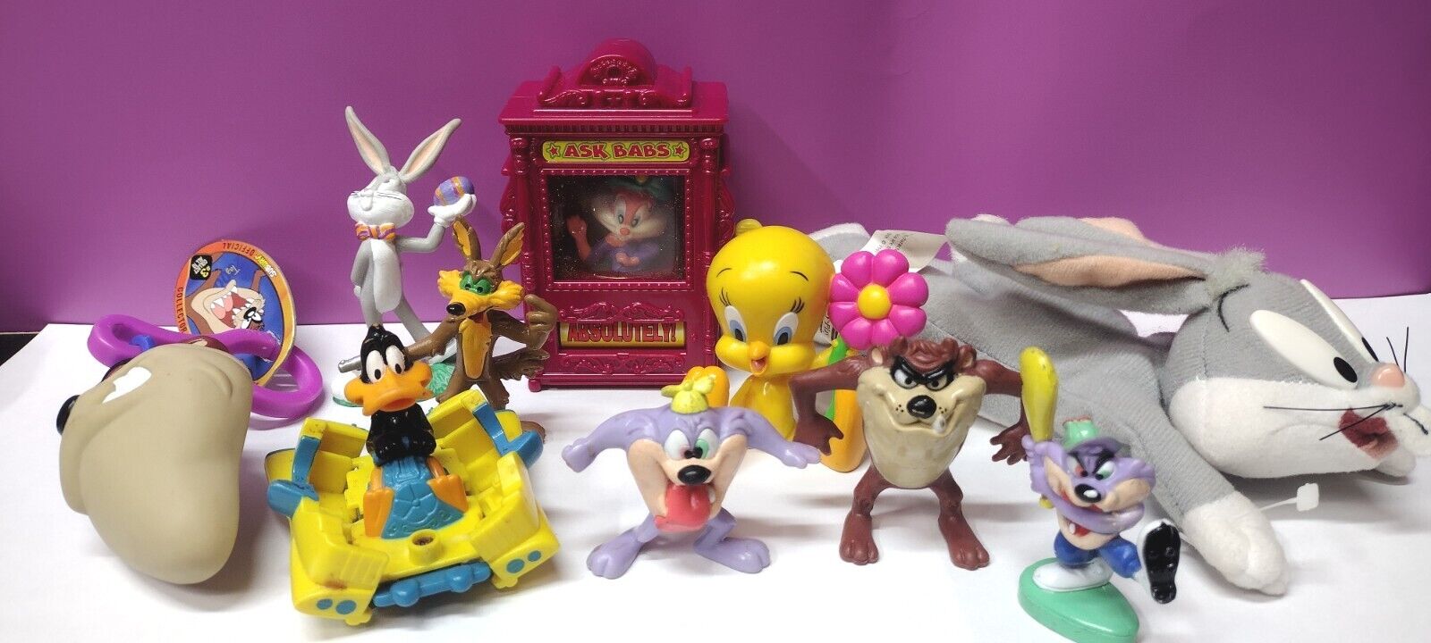 Vintage Looney Toons Lot - Wiley Coyote, Bugs, Taz, Figurines - Warner Brothers