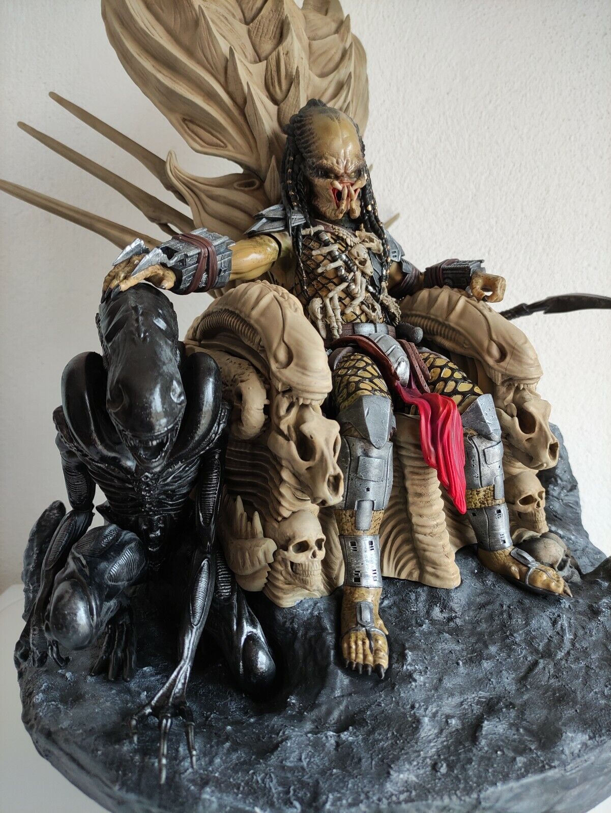 Predator and Alien on Throne 3D printed and hand painted figure