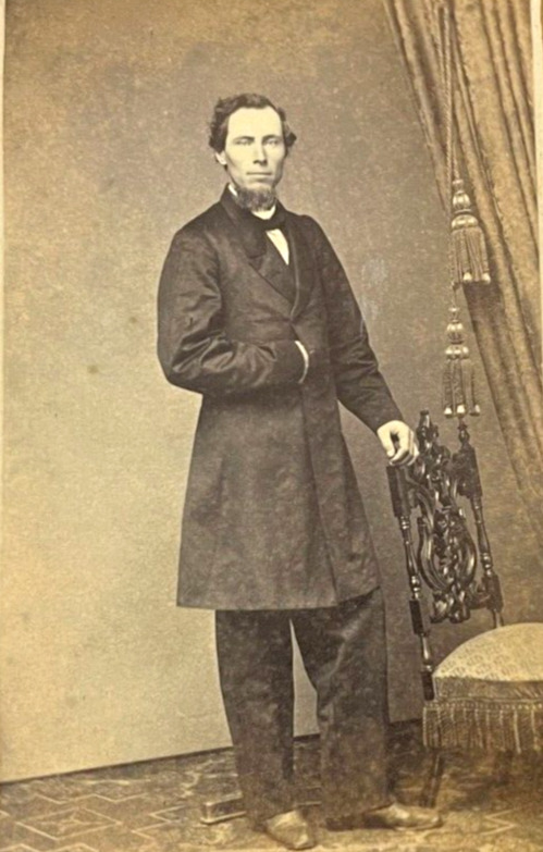 ANTIQUE CDV PHOTO TALL SLENDER MAN LONG COAT STANDING BUFFALO NY 1870-1880s GOOD