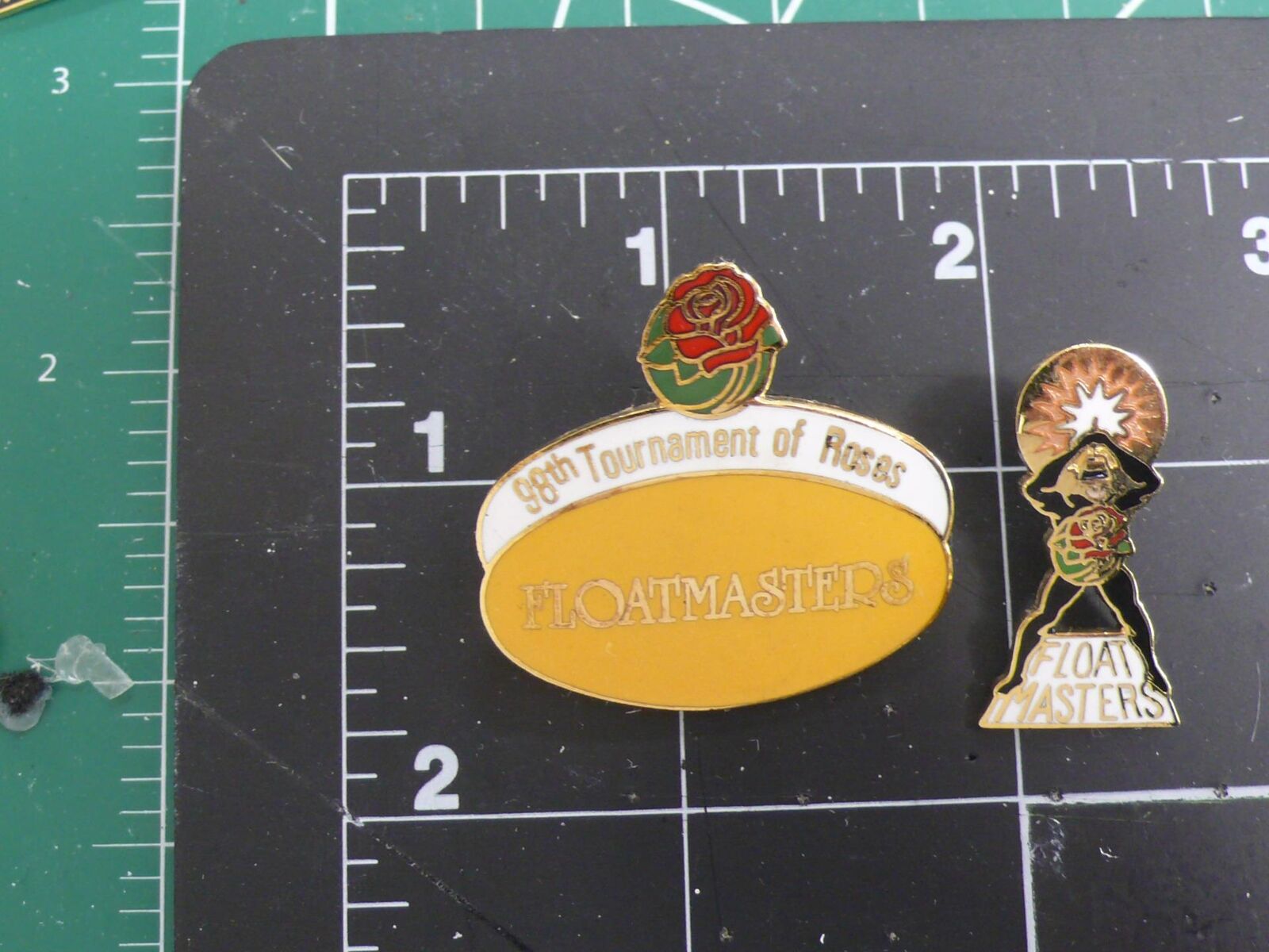 98th Rose Parade Rose Bowl  Floatmasters  Floats pin  1998