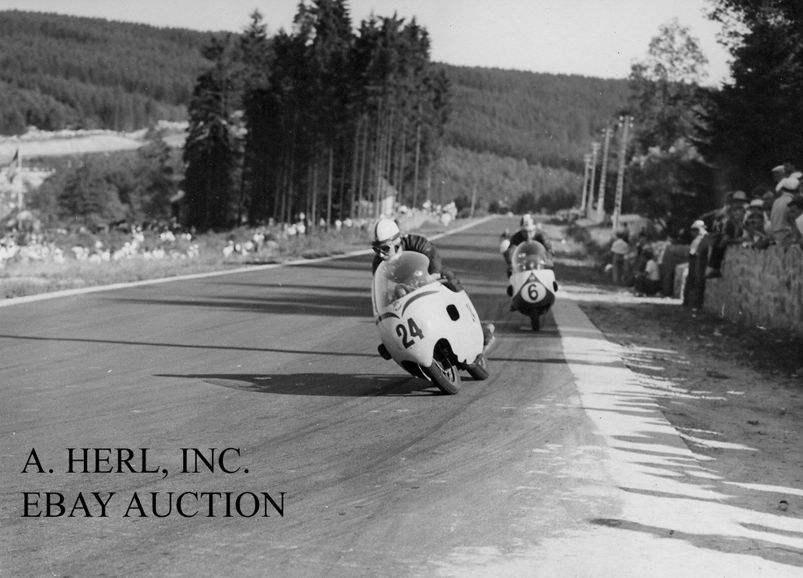 MV Agusta 500cc John Surtees motorcycle racing photo photograph