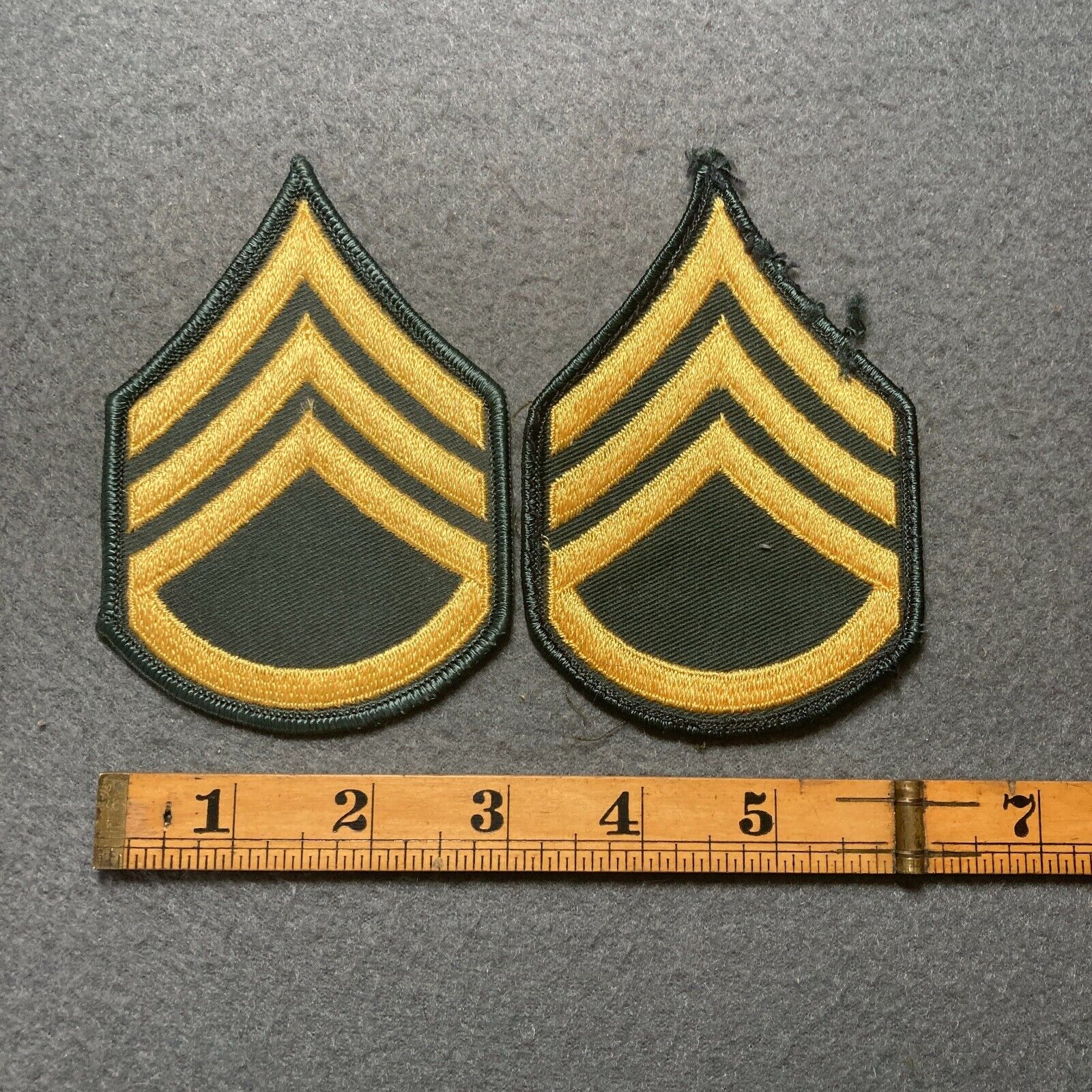 Pair Of US Army Staff Sergeant Rank Green Gold Chevron Patches M7*