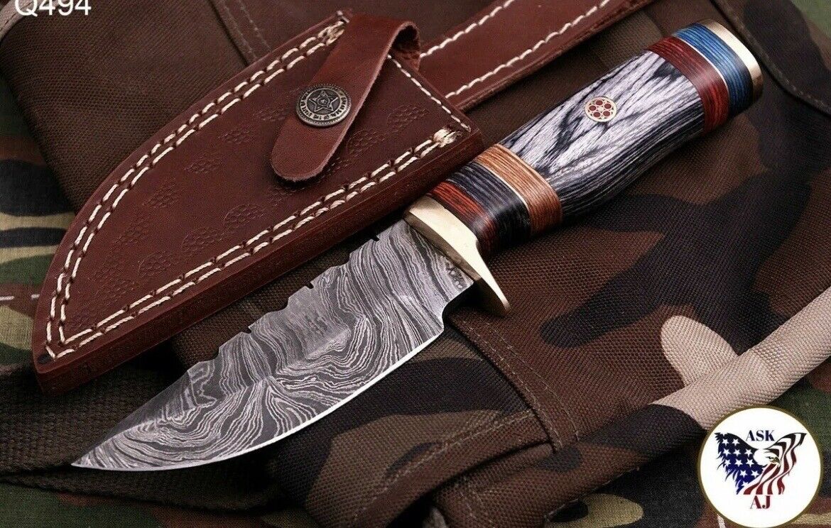 DAMASCUS STEEL KNIFE Hunting Knife Skinning Knife Wood Handle Brass Guard
