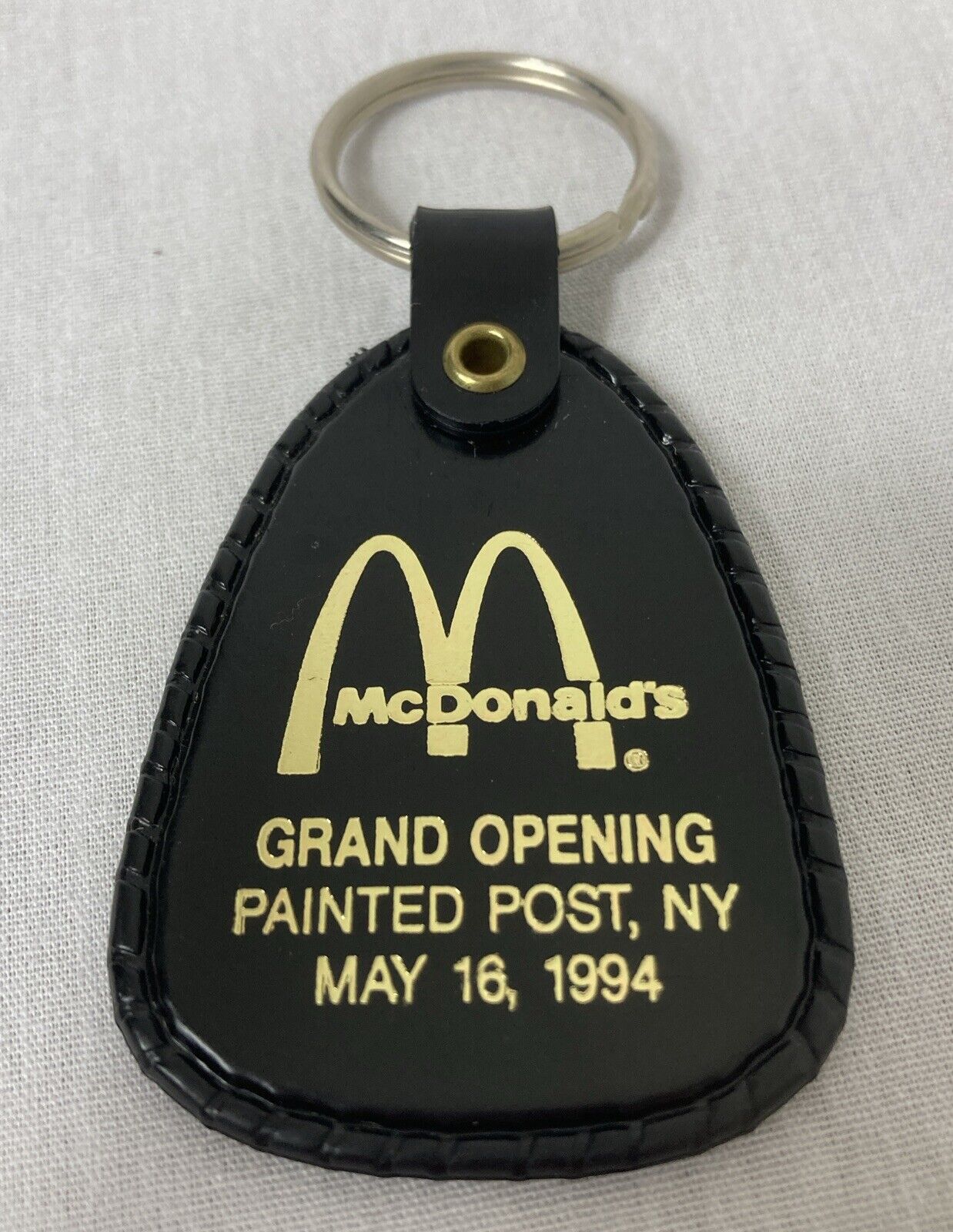VTG McDonalds Promotional 1994 Grand Opening Painted Post NY Plastic Keychain 3”