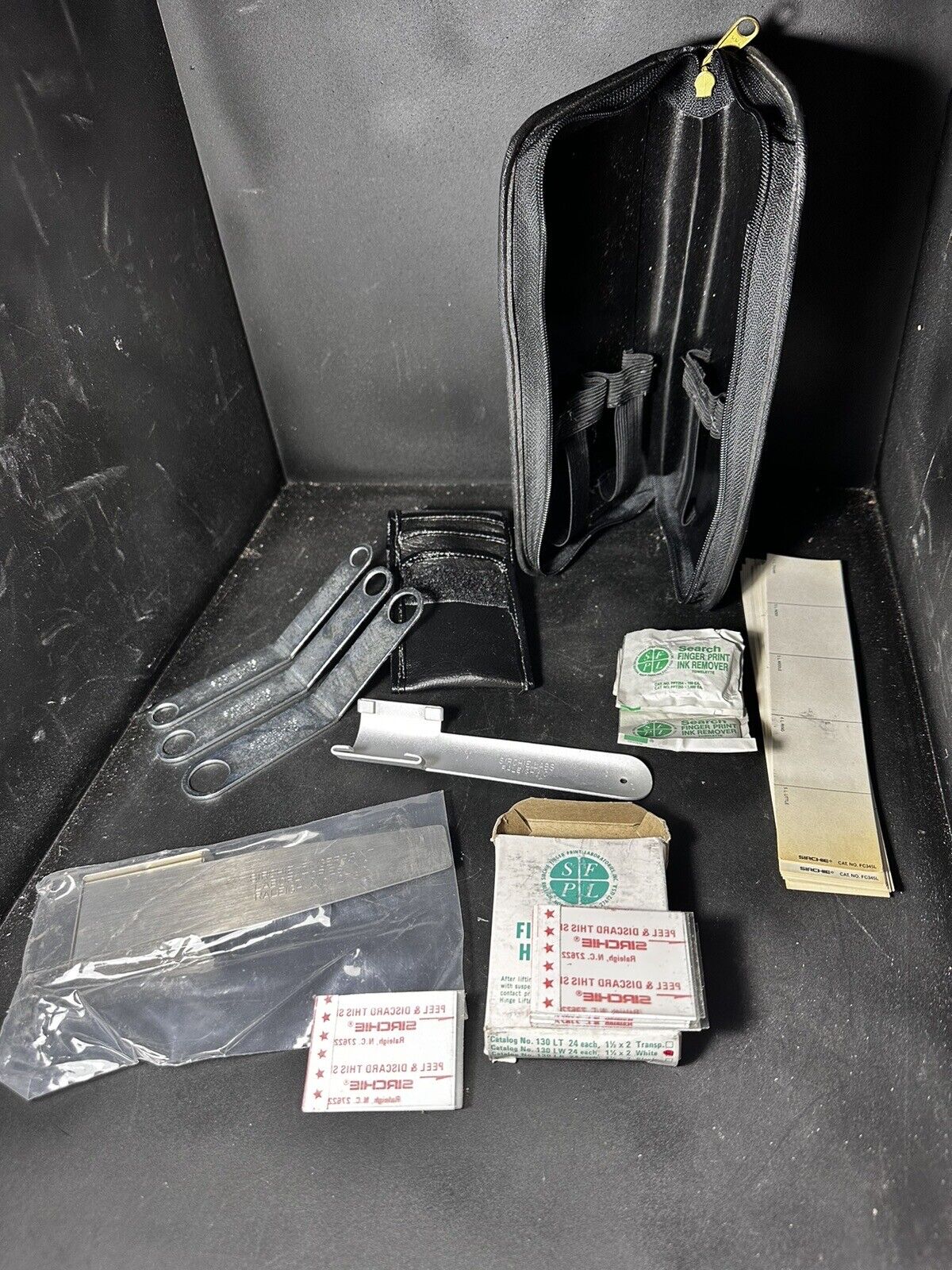 Vintage Criminal Research Products Fingerprint Dusting Kit (Z51)