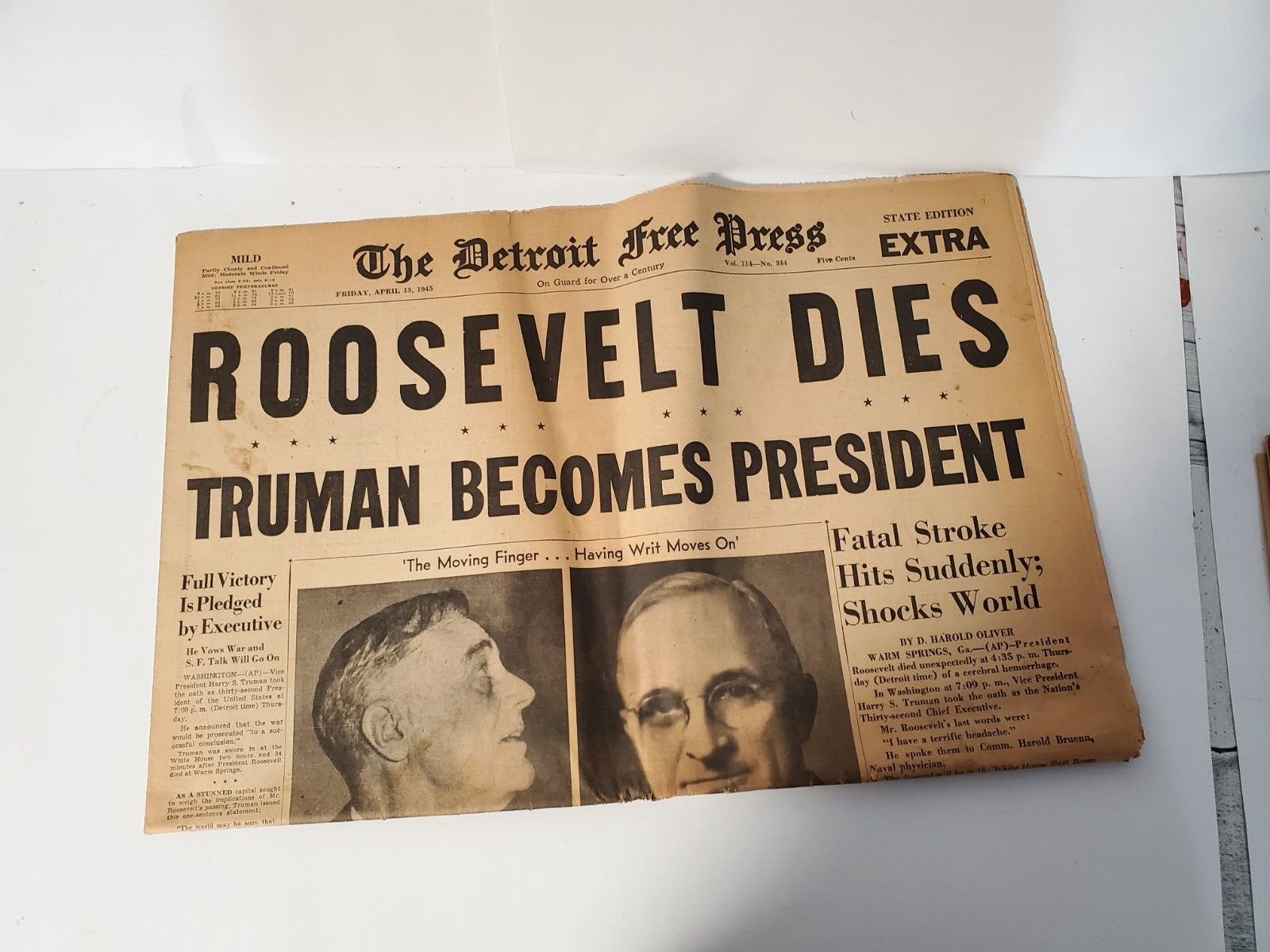 Germany gives up Roosevelt dies Newspapers 10