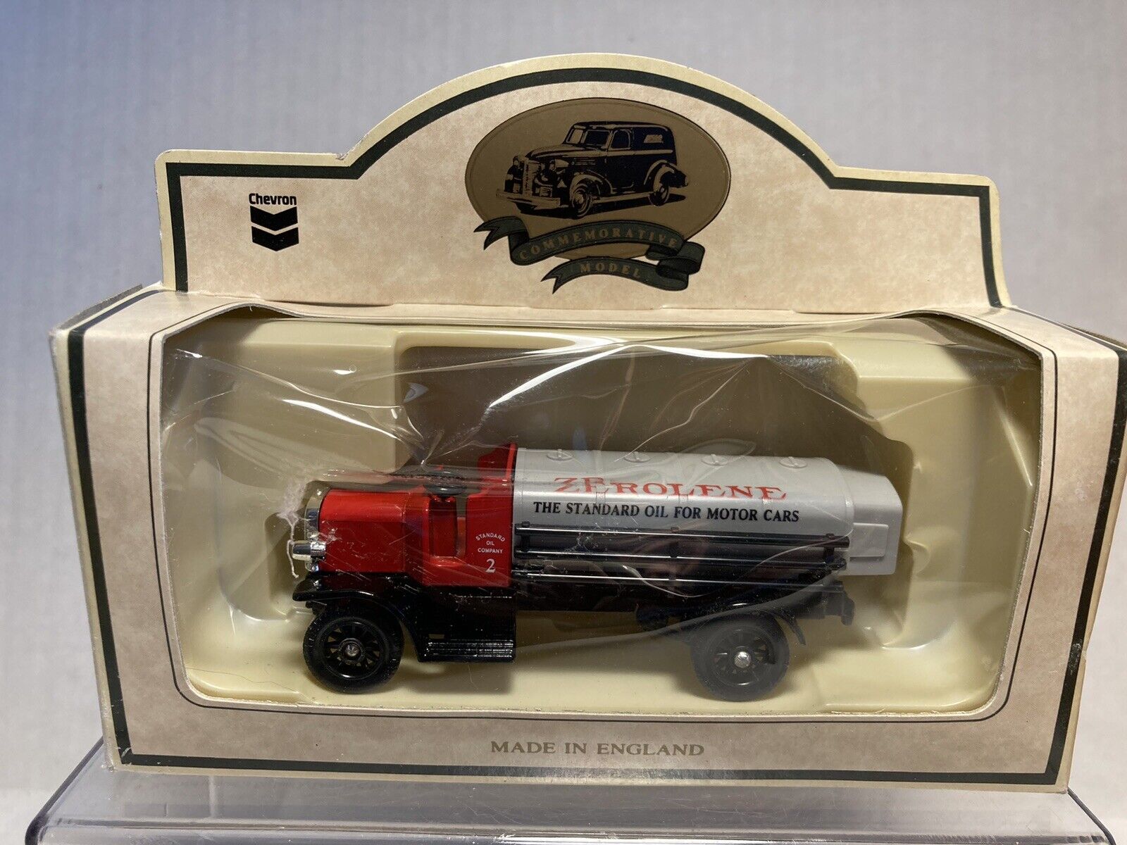 Lledo Chevron Standard Oil Zerolene 1911 Chain Drive Tank Truck Die Cast Red Toy
