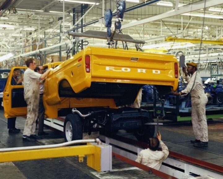 1973 FORD F100 Assembly Line  Photo (226-X)