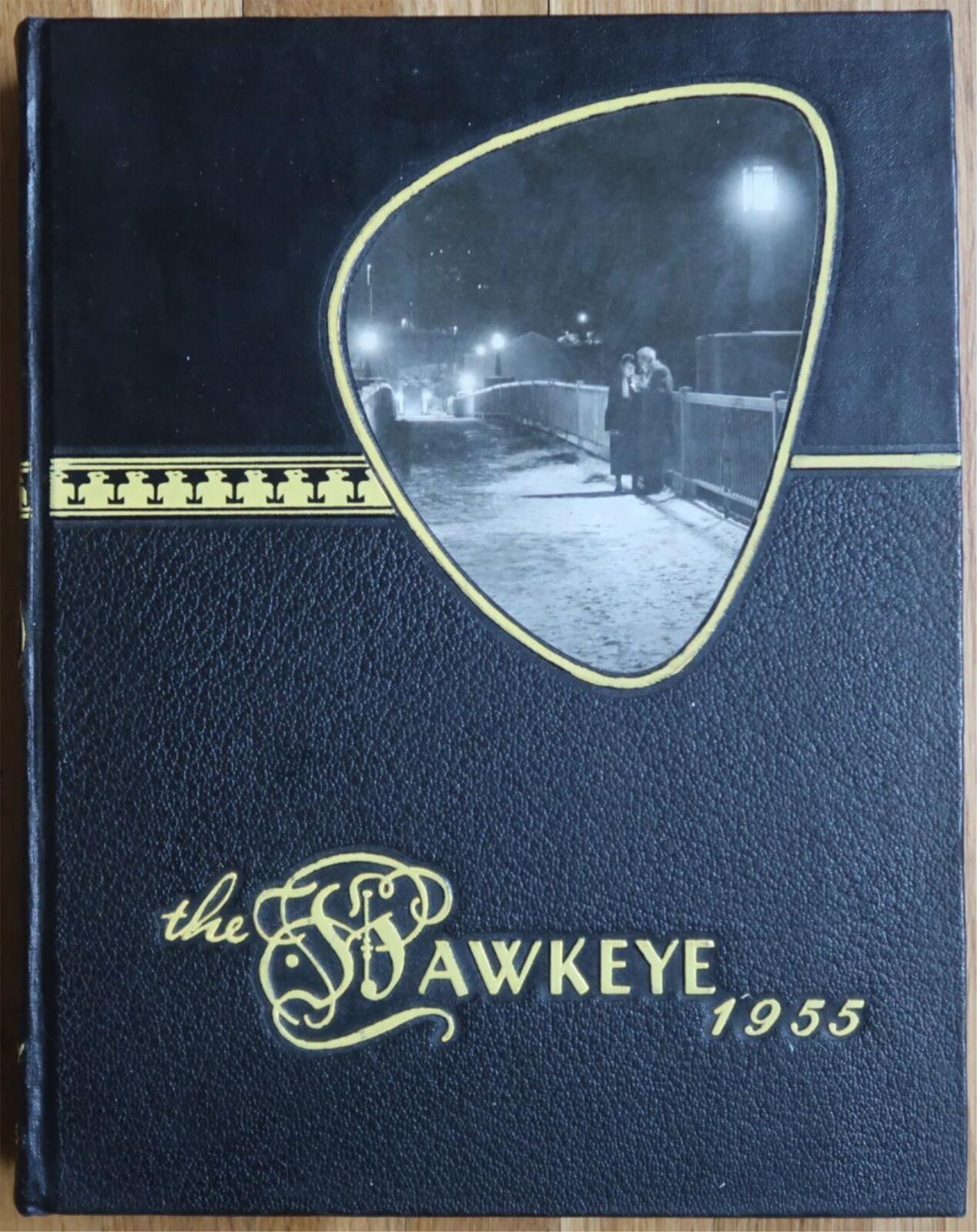 1955 UNIVERSITY OF IOWA HAWKEYE COLLEGE YEARBOOK VERY NICE V2