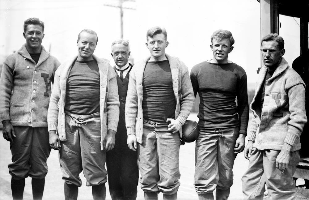 1913 Yale Football Team Members Old Photo 11