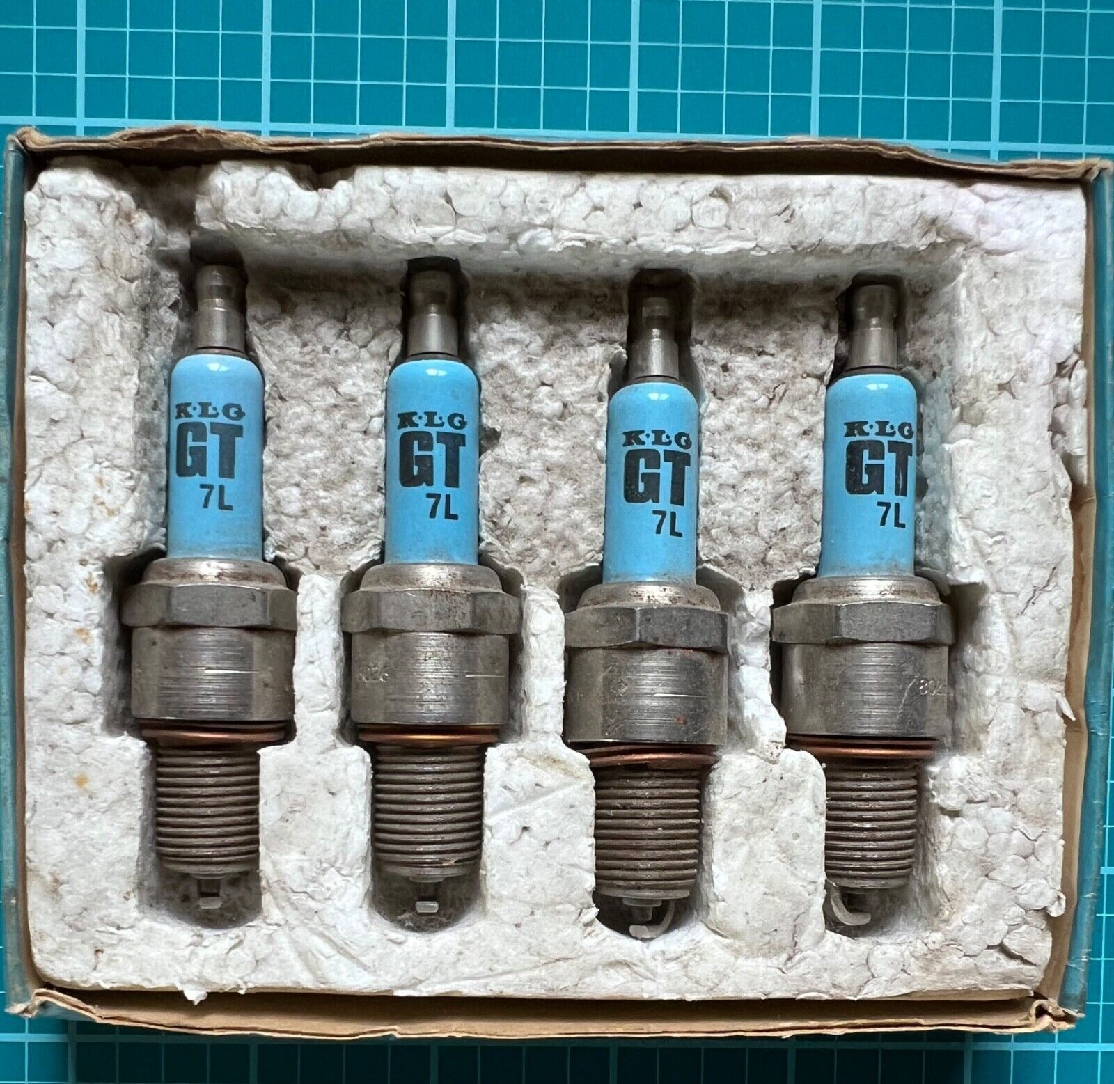 KLG GT7L Vintage Spark Plugs Set of 4