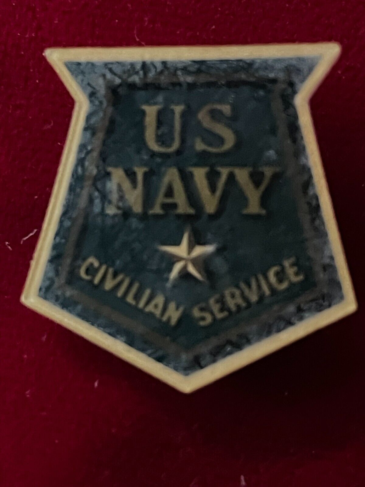 Vtg WWII Era Celluloid US Navy Civilian Service Pin 1\