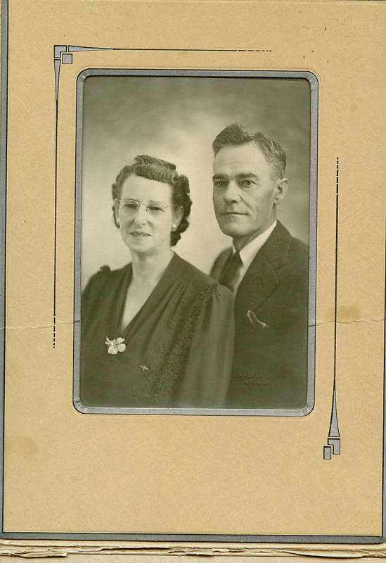 Original Vintage Photo In Art Deco Folder - Man & Lady 