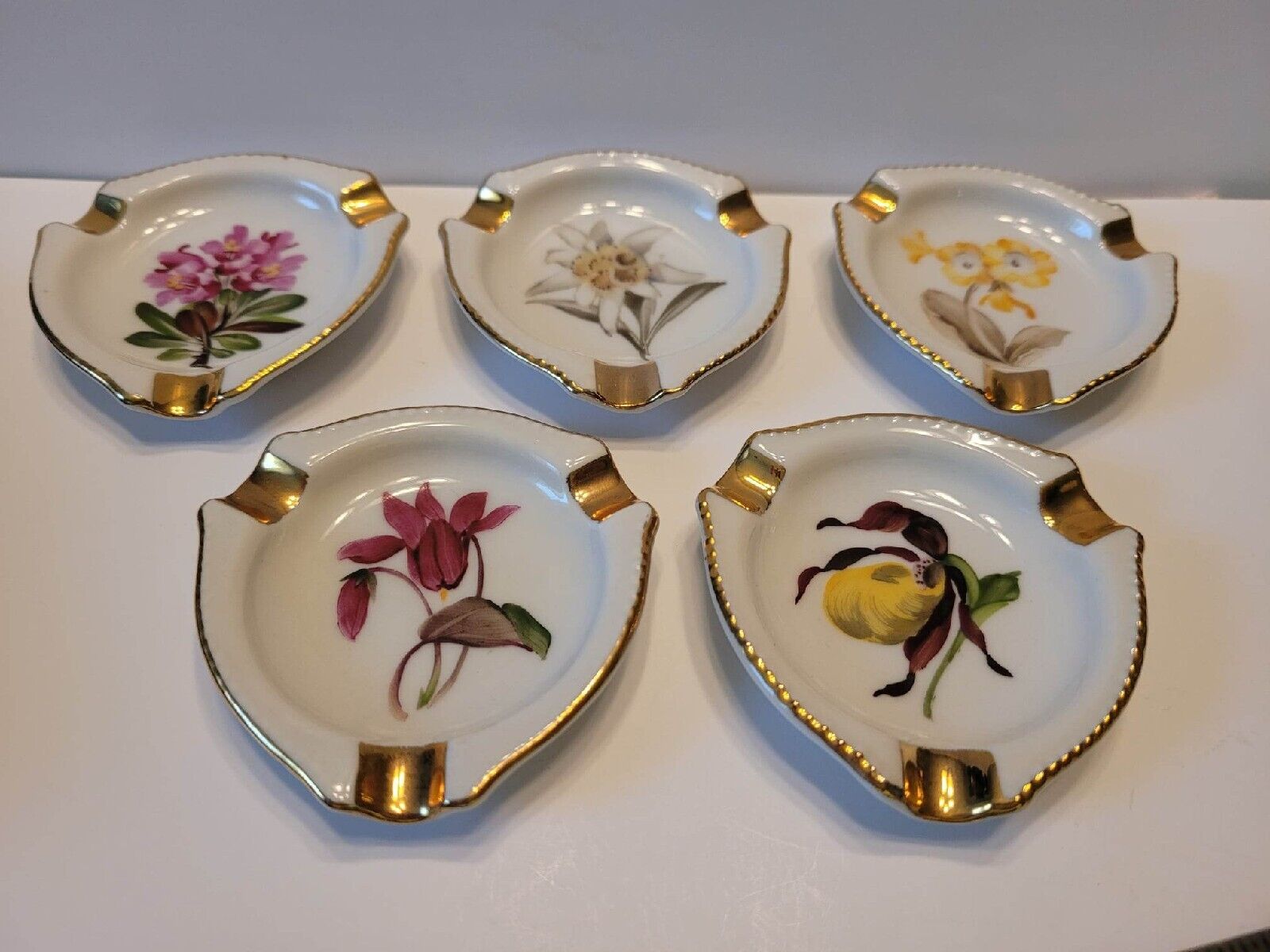 Vtg Sommer Handpainted Gold Gilded Mini Porcelain Ashtray Set of 5 