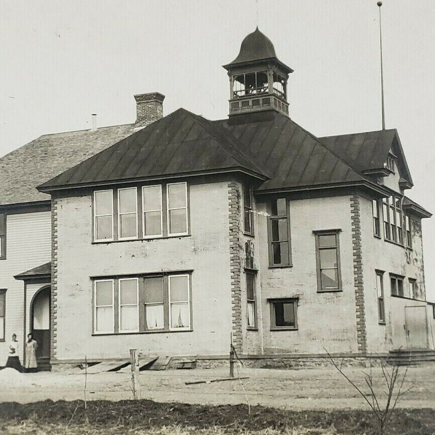 Montrose South Dakota 1911 Schoolhouse School Building RPPC Postcard F258