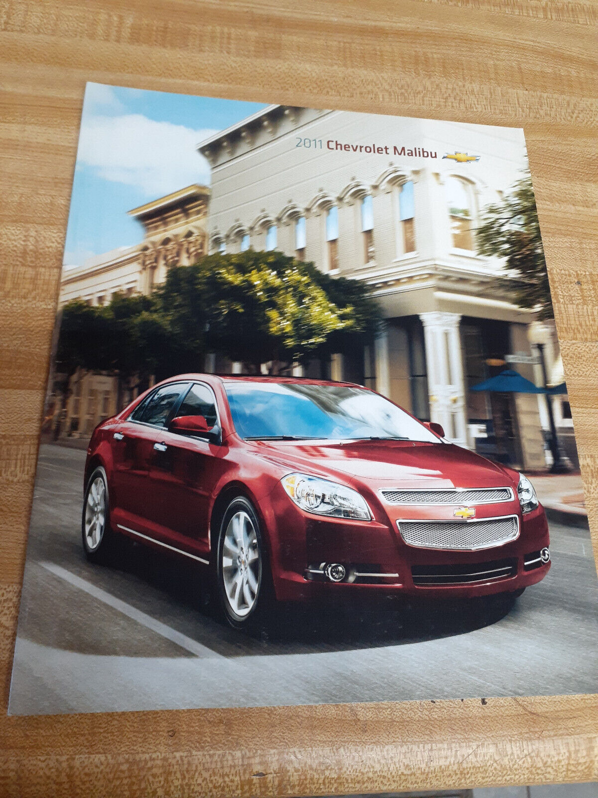 2011 Chevrolet Malibu Sales Brochure 28 Page ORIGINAL Literature