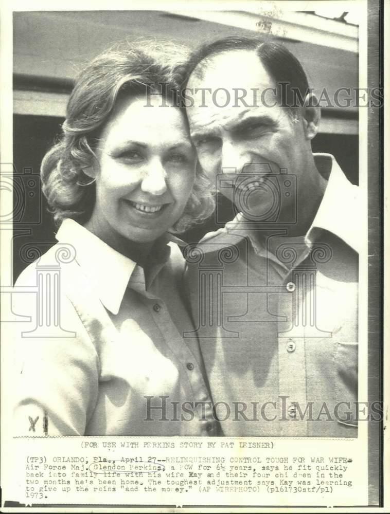 1973 Press Photo POW for 6 1/2 years Major Glendon Perkins and wife, Kay.