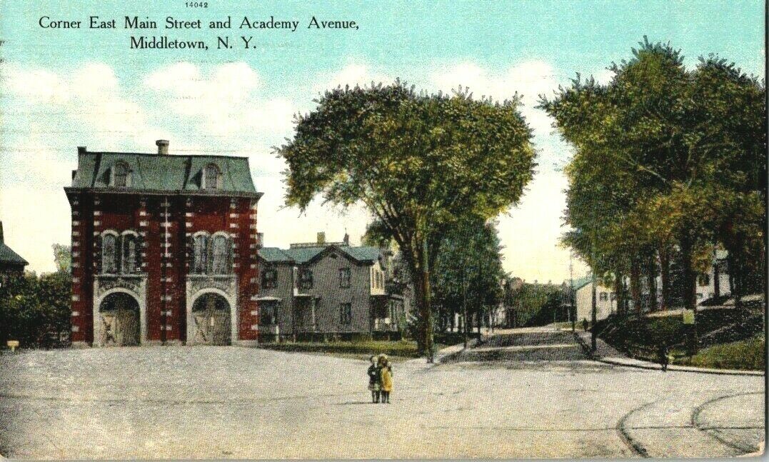 1910. MAIN ST. & ACADEMY AVE. MIDDLETOWN, NY POSTCARD t11
