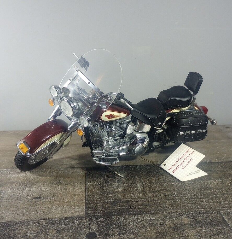 Harley Davidson Heritage Softail Classic Motorcycle 1:10 Diecast  FRANKLIN MINT