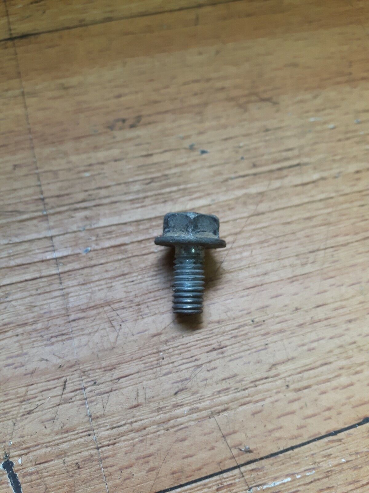 Honda XR100R 1986 screw bolt flange 6x12 6 x 12 mm 95701-06012-00