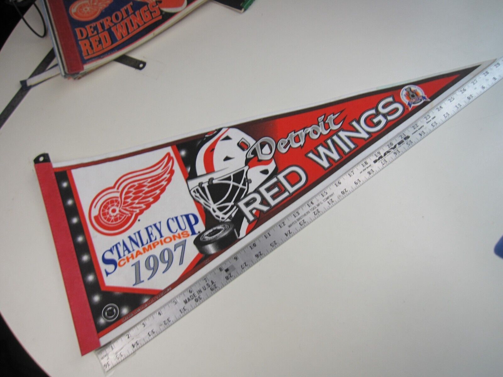 Vintage 1997 NHL Detroit Red Wings Stanley Cup Champions Pennant BIS