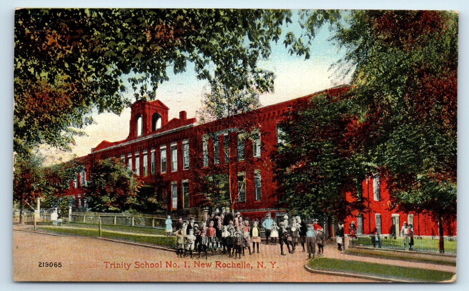 Postcard Trinity School No 1, New Rochelle NY students 1914 A160