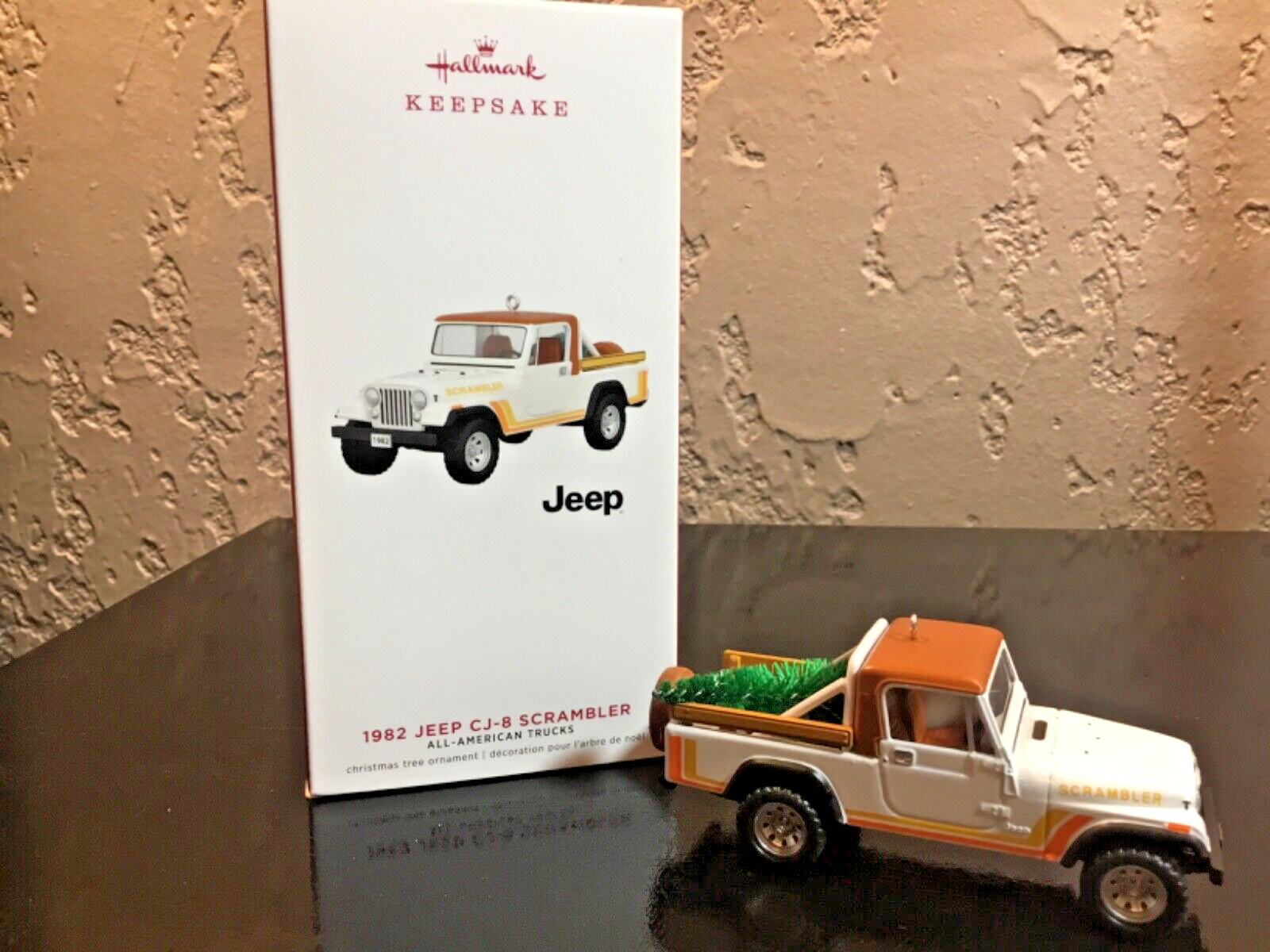 2019 Hallmark 1982 Jeep CJ-Scrambler Xmas Ornament #25 25th All-American Trucks