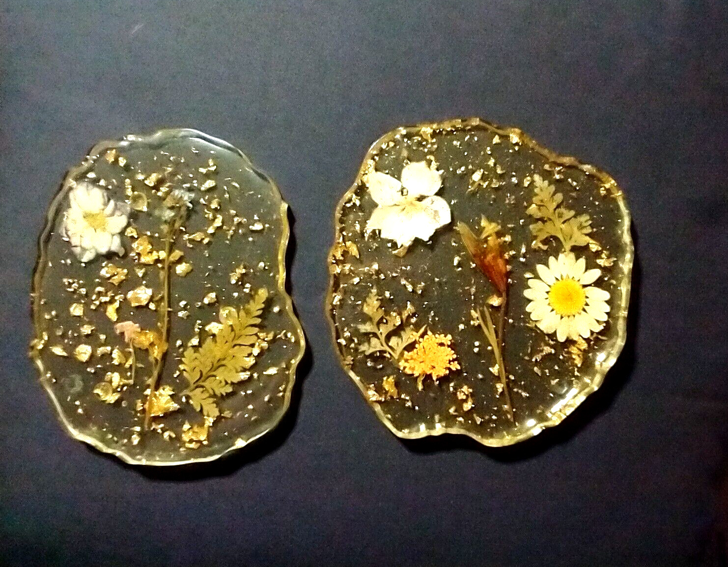 Vintage Lot 2 lucite coasters Hand Made pressed Real Flowers leaves