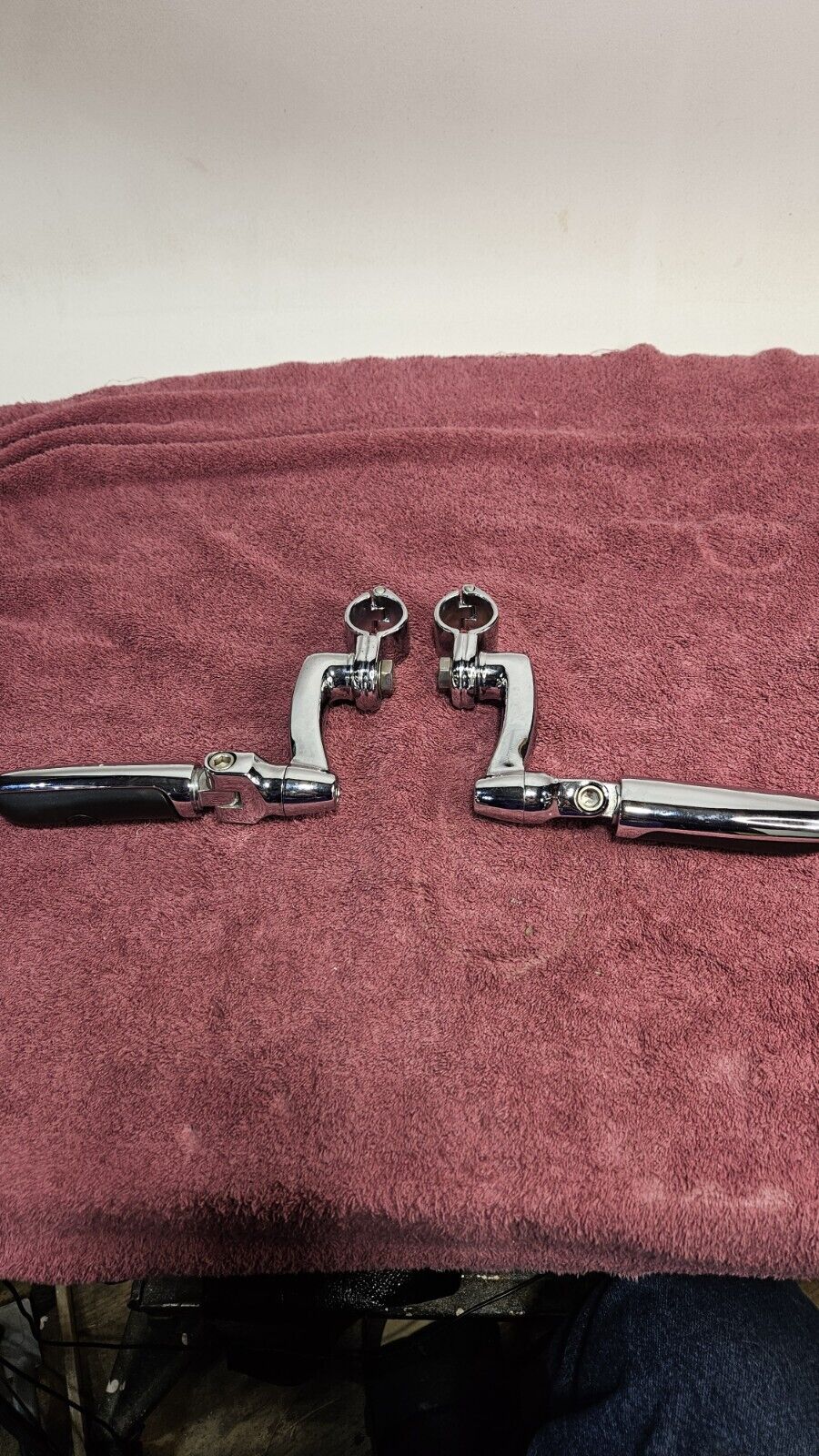 Harley-Davidson Foot Peg Pair - Chrome/Black, Please Refer To Pics And Read
