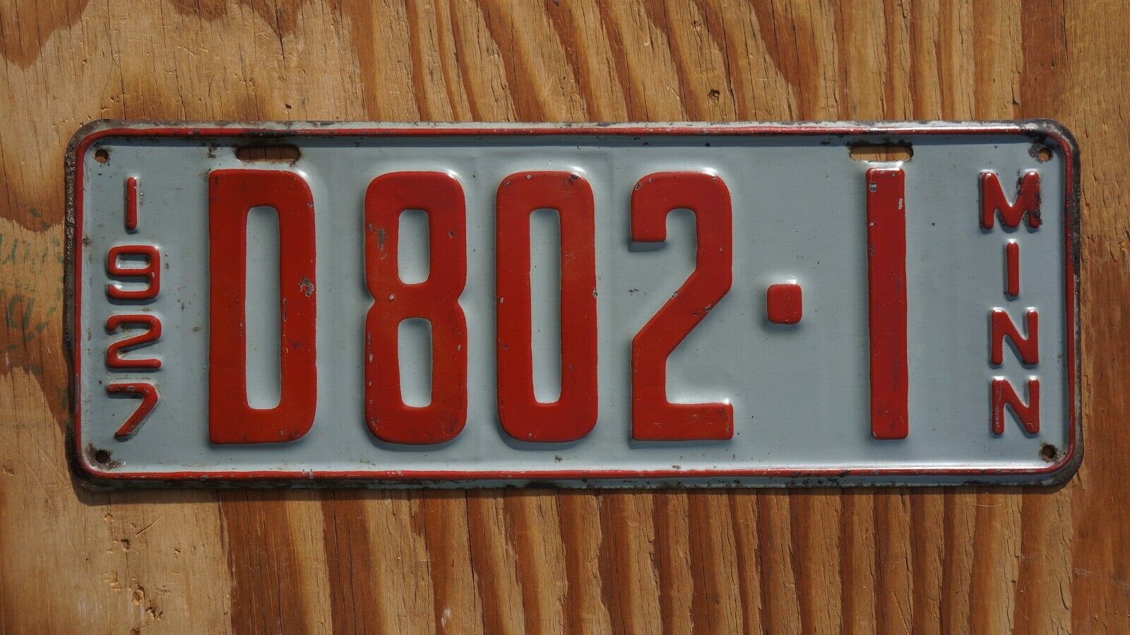 1927 Minnesota DEALER License Plate # D 802 - 1   NICE ORIGINAL