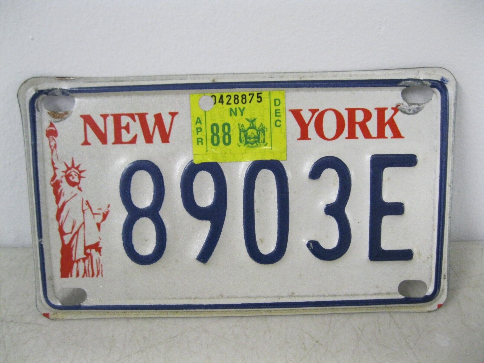 VINTAGE NEW YORK STATE MOTORCYCLE LICENSE PLATE WITH VALIDATION STICKER~1988~TAG