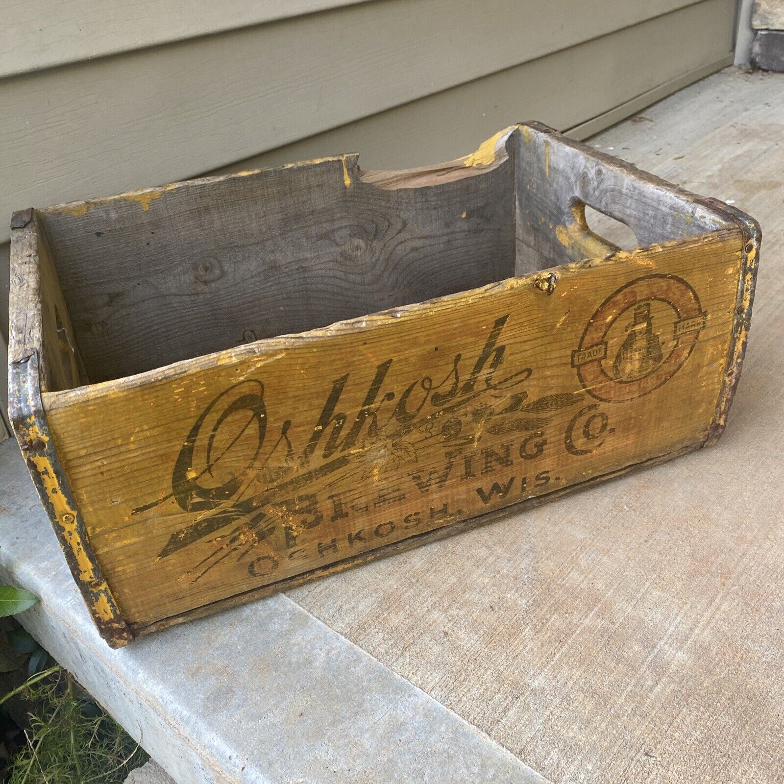 Oshkosh Brewing Company Oshkosh Wisconsin 1930’s wood crate 19”x13”x8”