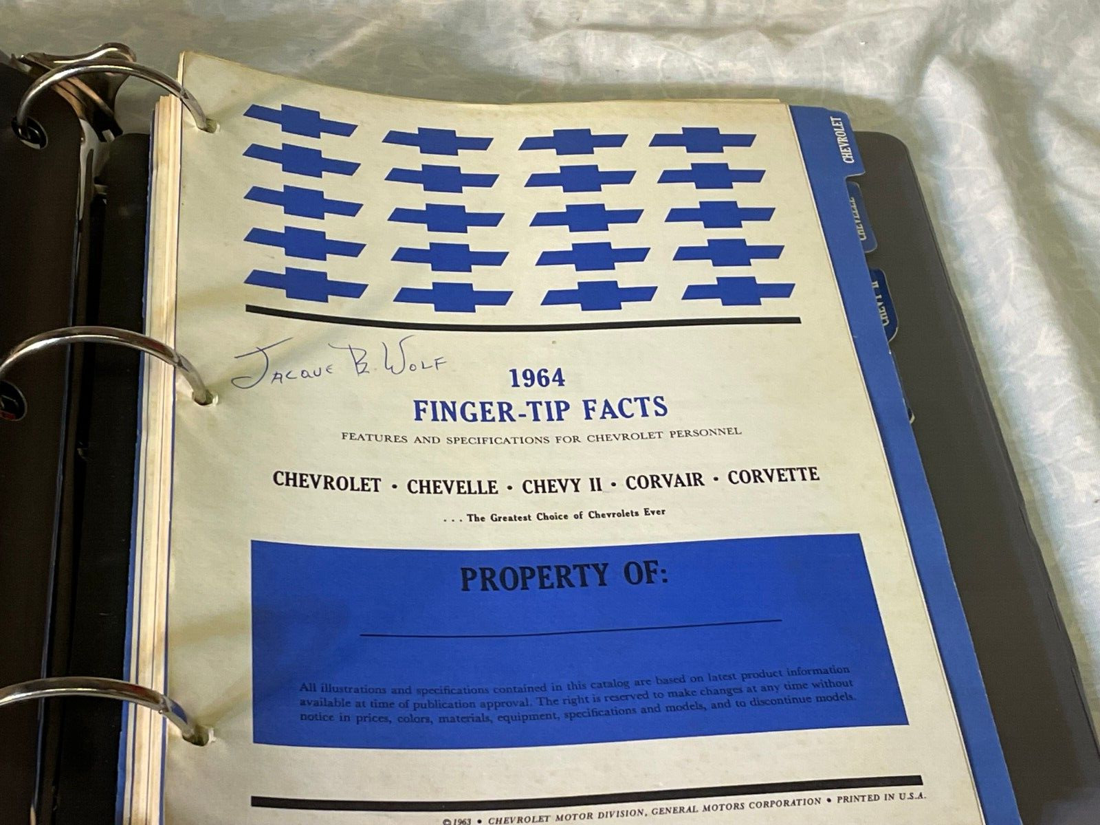 1964 Chevrolet Finger-Tip Facts Dealer Album Corvette Impala SS Chevelle Police