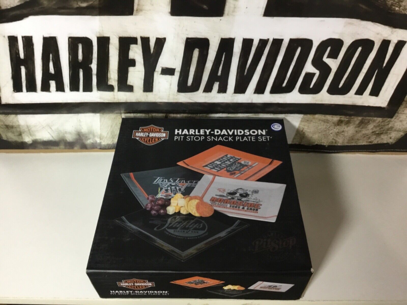 Harley-Davidson Pit Stop Snack Plate Set
