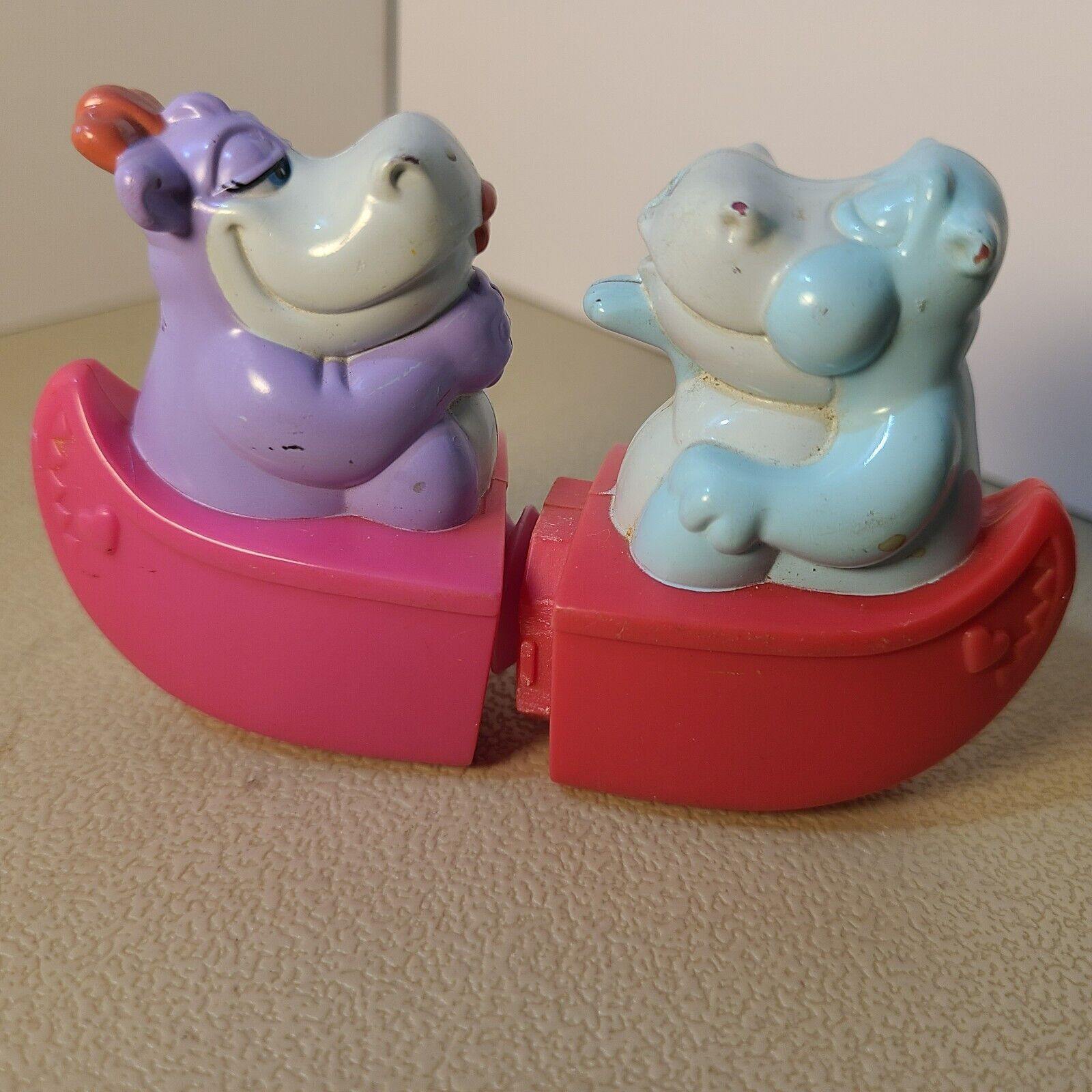 Vintage 1994 Disney Looney Tunes Kissing Hip Hippo