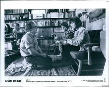 1987 Light Of Day Paul Schrader Michael J Fox Joan Jett Actor Photo 8X10 picture