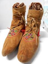 ANTIQUE 1920s VINTAGE CHIPPEWA / OJIBWE CENTER SEAM INDIAN BEADED MOCCASINS picture