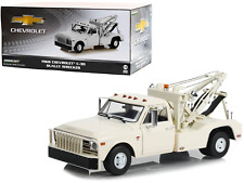 1968 Chevrolet C-30 Dually Wrecker Tow Truck White 1/18 Diecast Car Model picture