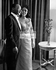 MARTIN LUTHER KING, JR. AND WIFE CORETTA SCOTT KING - 8X10 PHOTO (FB-696) picture