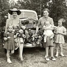 A9 Photograph 1941 Desoto Car Mothers Girls  1940's picture