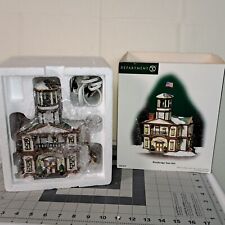 DEPT 56 WOODBRIDGE TOWN HALL 56670 NEW ENGLAND VILLAGE CHRISTMAS picture