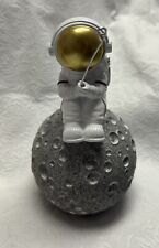 Resin Spaceman Moon Sculpture Astronaut Statues Picture Holder Paperweight picture