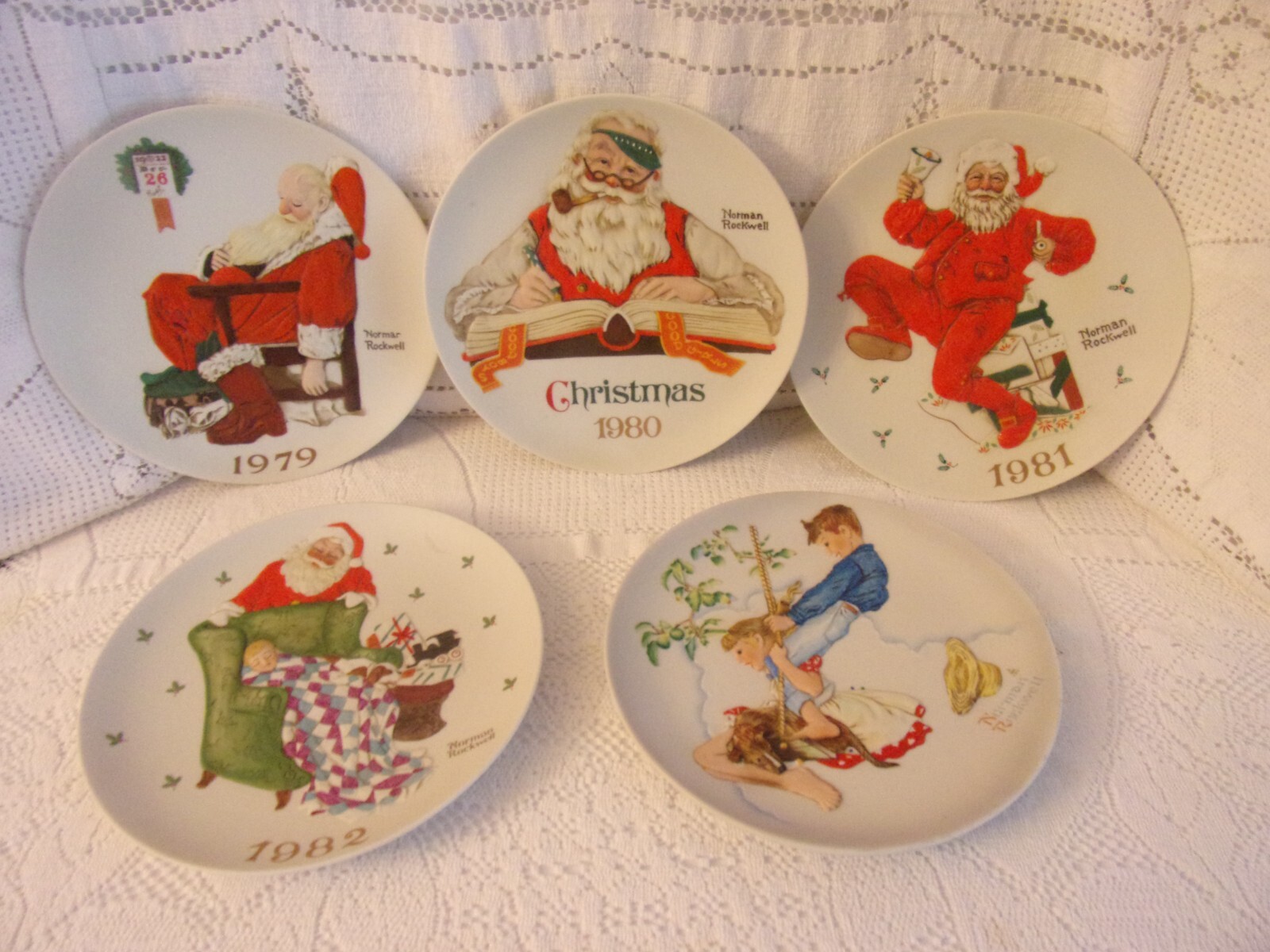 Norman Rockwell Plates, Vintage 1979 - 1982 Lot/5 - Limited Edition (4 Santas)